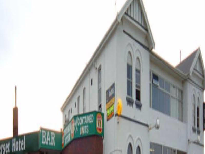 Somerset Hotel Exterior photo
